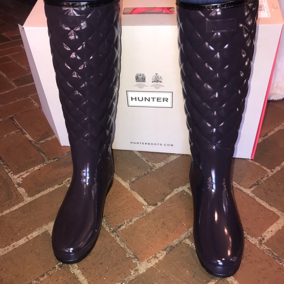 NIB Hunter Refined Gloss Quilt Tall boot aubergine - Picture 3 of 8